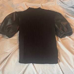 Heartloom Black Ribbed Puff Sleeve Blouse